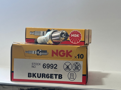 تصویر از شمع سه پلاتین NGK ژاپن پایه کوتاه